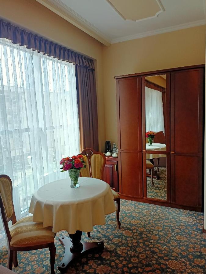 Victoria Cechini Hotel Krynica Zdroj Bagian luar foto