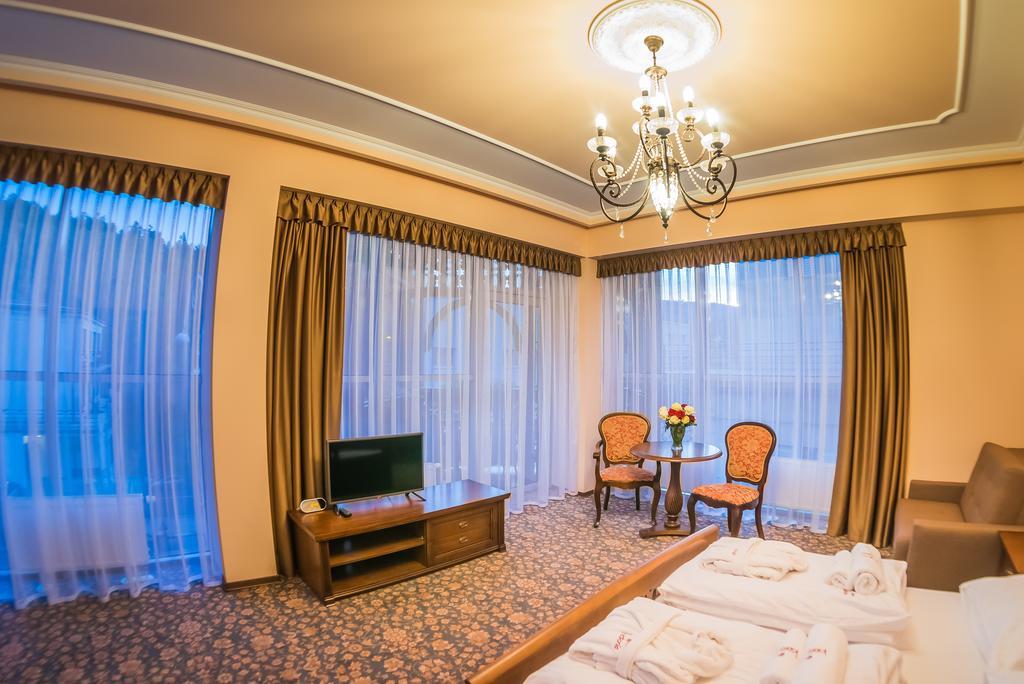 Victoria Cechini Hotel Krynica Zdroj Ruang foto