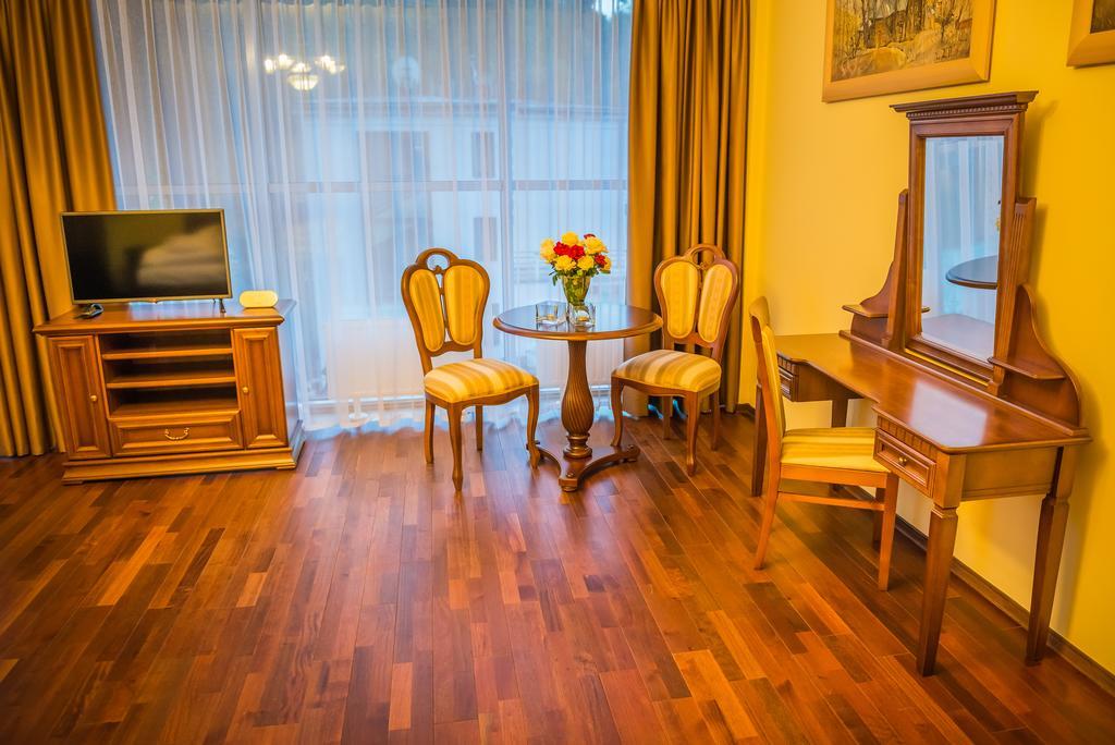 Victoria Cechini Hotel Krynica Zdroj Ruang foto