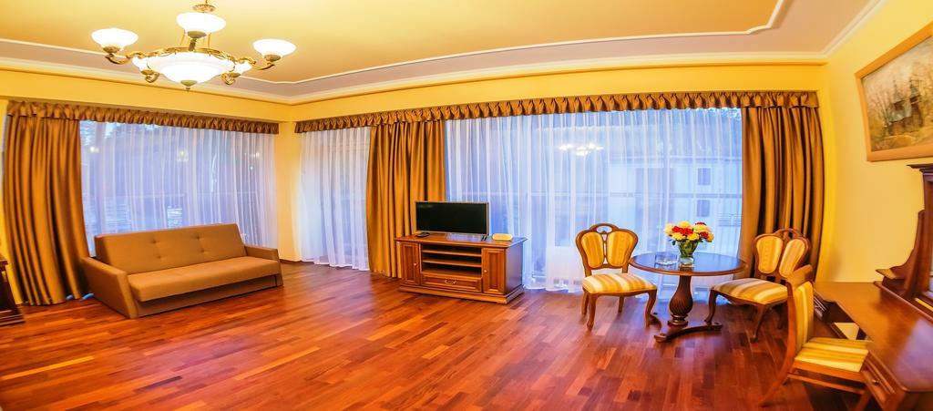 Victoria Cechini Hotel Krynica Zdroj Bagian luar foto