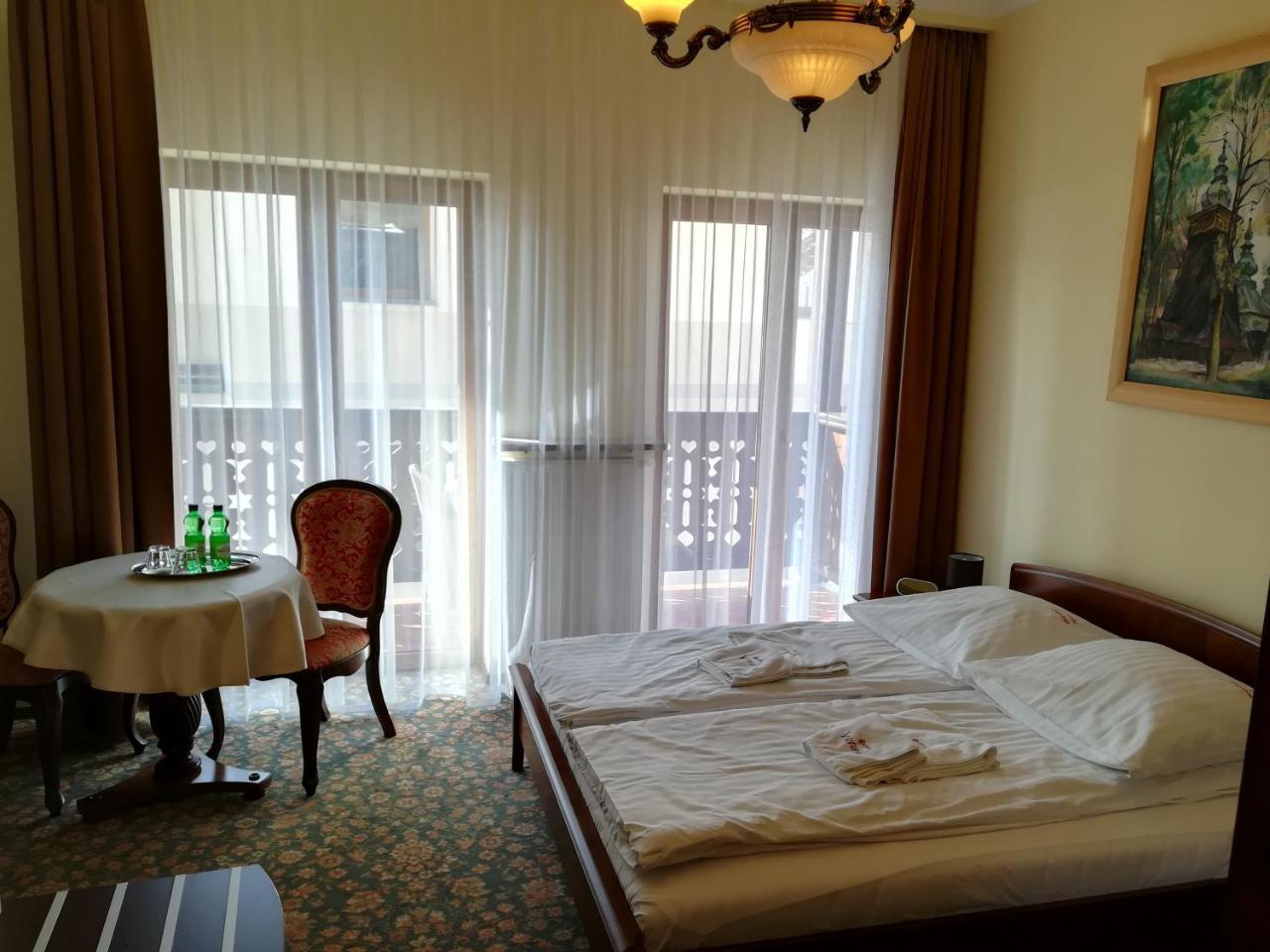 Victoria Cechini Hotel Krynica Zdroj Bagian luar foto